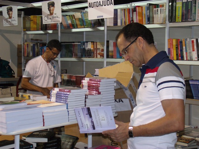 Aberto oficialmente o Fliaraxá, já considerado a 2ª maior feira literária do Brasil