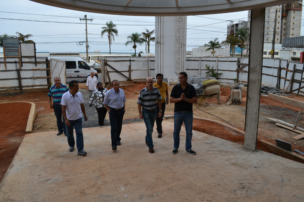 Comissão da Câmara visita o futuro shopping de Araxá