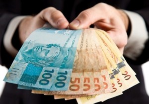 Dieese estima injeção de R$ 143 bilhões na economia com décimo terceiro salário