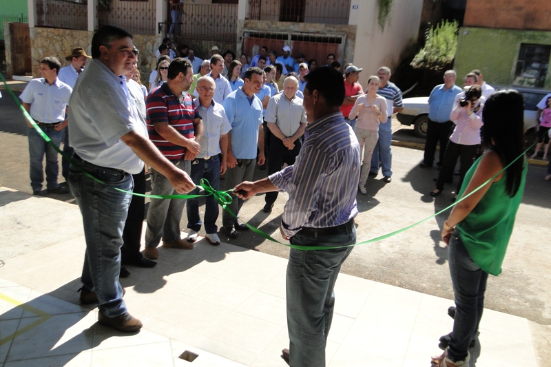 Produtores de Tapira e São Roque comemoram nova loja da Capal na região