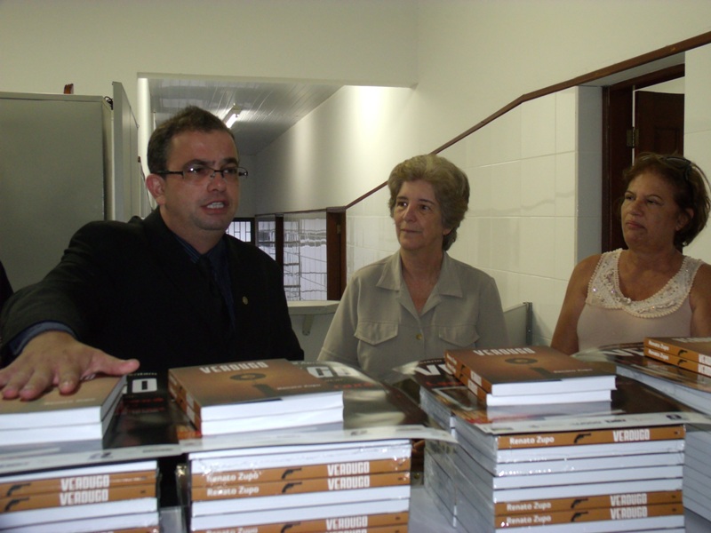 Projeto Verdugo repassa livros para entidades assistenciais de Araxá