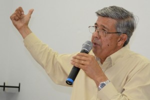 Prefeito de Araxá presta esclarecimentos sobre diversos projetos no último Fórum Comunitário de 2013