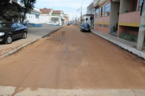 Prefeitura de Araxá realiza segunda fase do asfaltamento da Rua Capitão Izidro
