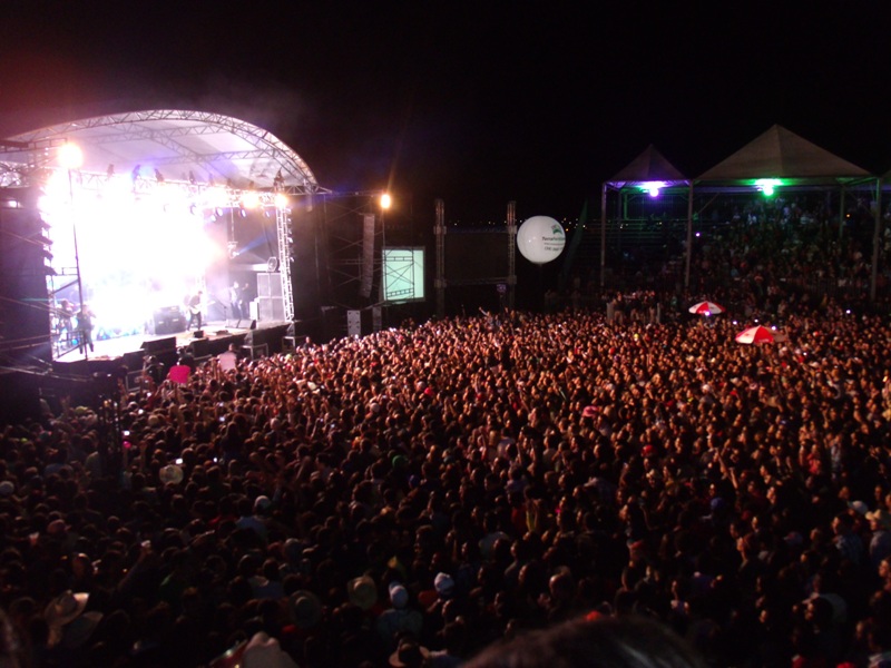 Jorge e Mateus levam 13 mil pessoas na segunda noite de shows da ExpoAraxá