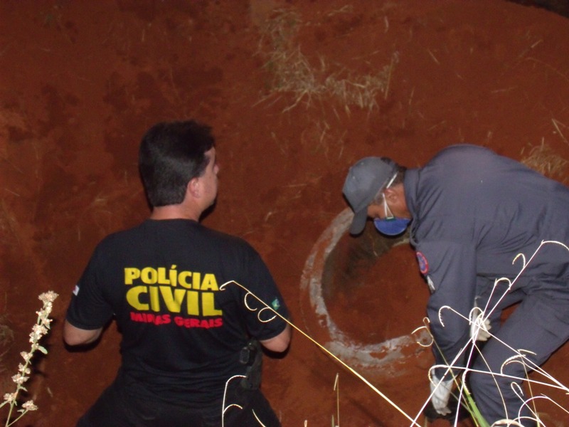 Cadáver é encontrado dentro de manilha, em condomínio no Setor Oeste de Araxá