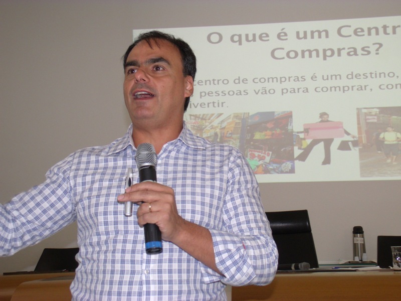 Câmara debate revitalização do Centro Comercial de Araxá