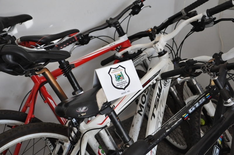 Bicicletas e skates são apreendidos em locais proibidos no Centro de Araxá
