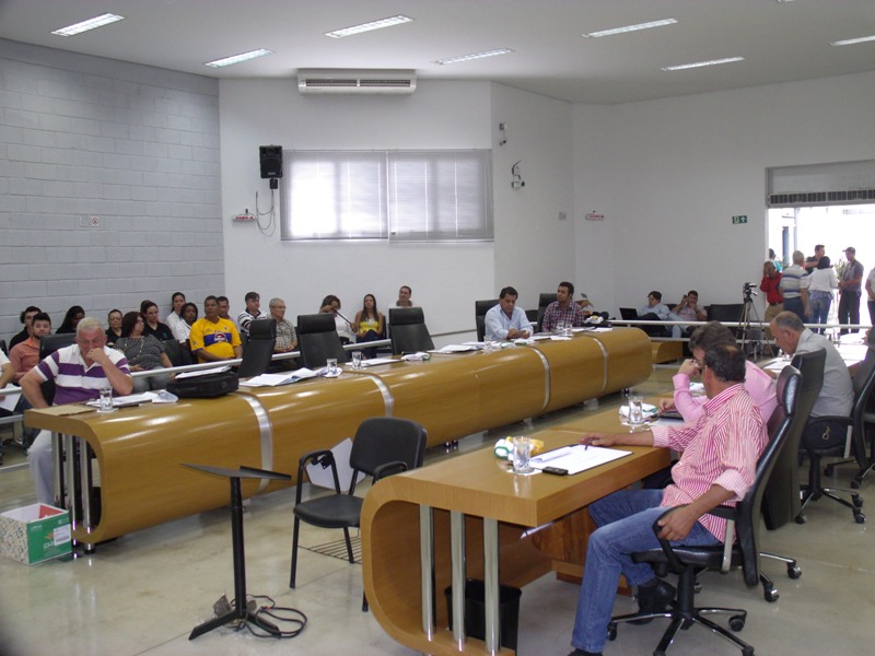 Vereadores aprovam doações de terrenos para empresas de Araxá