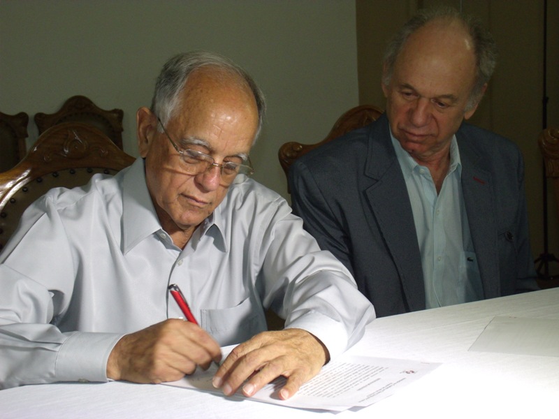Santa Casa, de Araxá, e Helio Angotti, de Uberaba, assinam protocolo de intenções