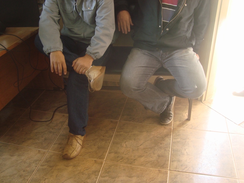 Dupla presa por distribuir material eleitoral nessa manhã, em Araxá, usava rádio de comunicação na freqüência da PM