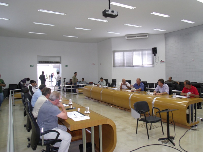 Câmara de Araxá aprova suplementação e convênio em extraordinária nessa sexta