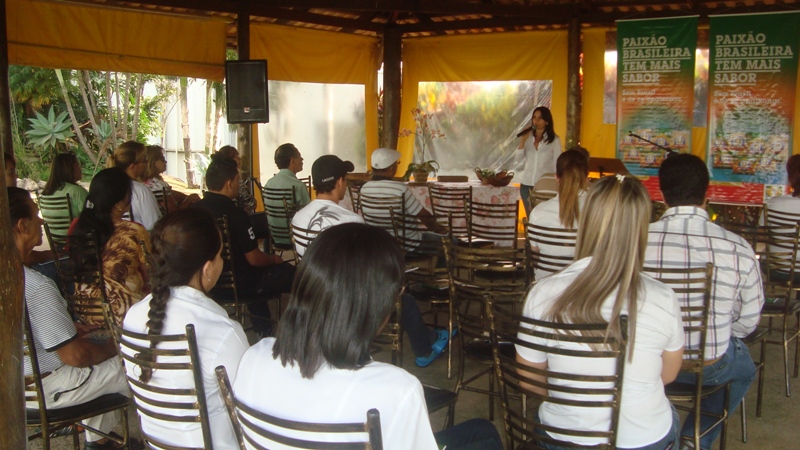 Representantes de bairros visitam fábrica da Bem Brasil em Araxá