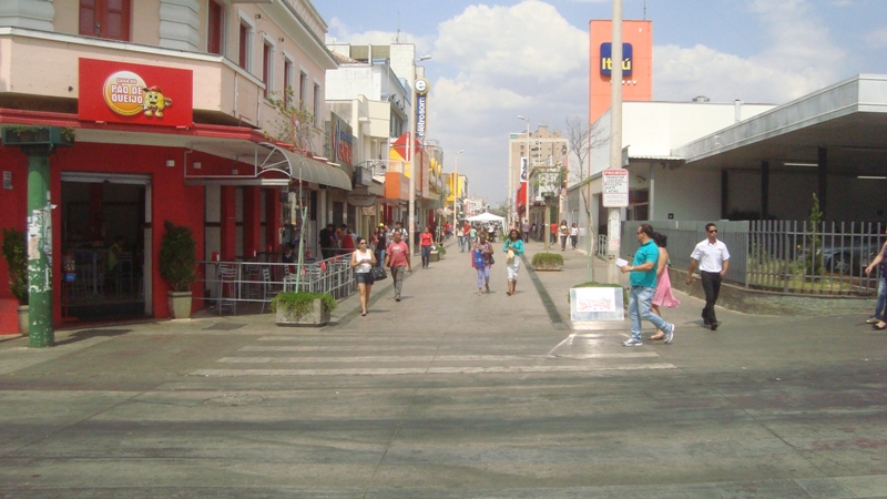 Atraso de repasse da PMA para a CDL pode prejudicar decoração natalina