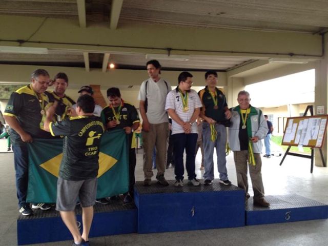 Araxaenses conquistam medalhas no Campeonato Brasileiro de Tiro