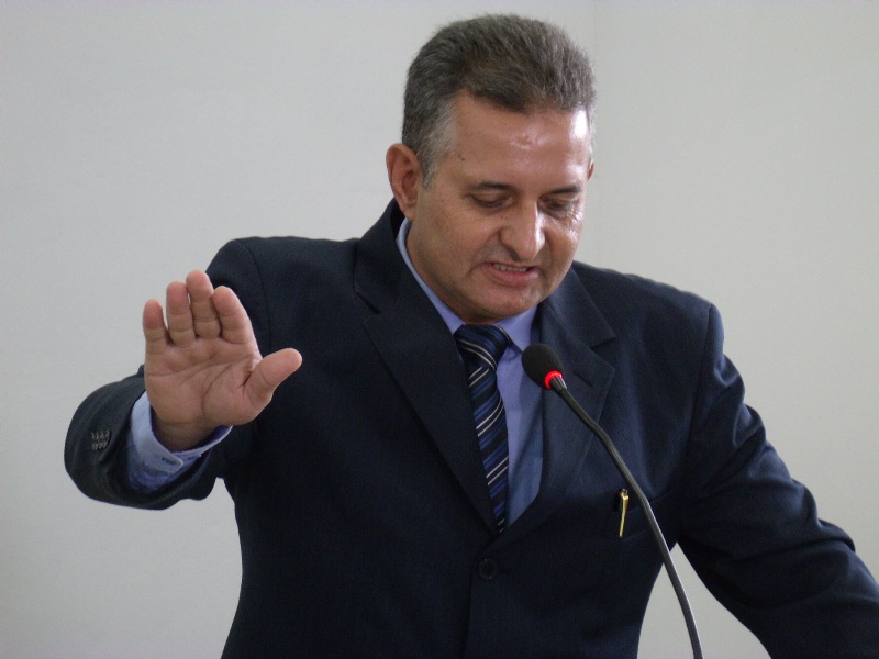 Mateus Vaz de Resende toma posse como vereador na Câmara de Araxá