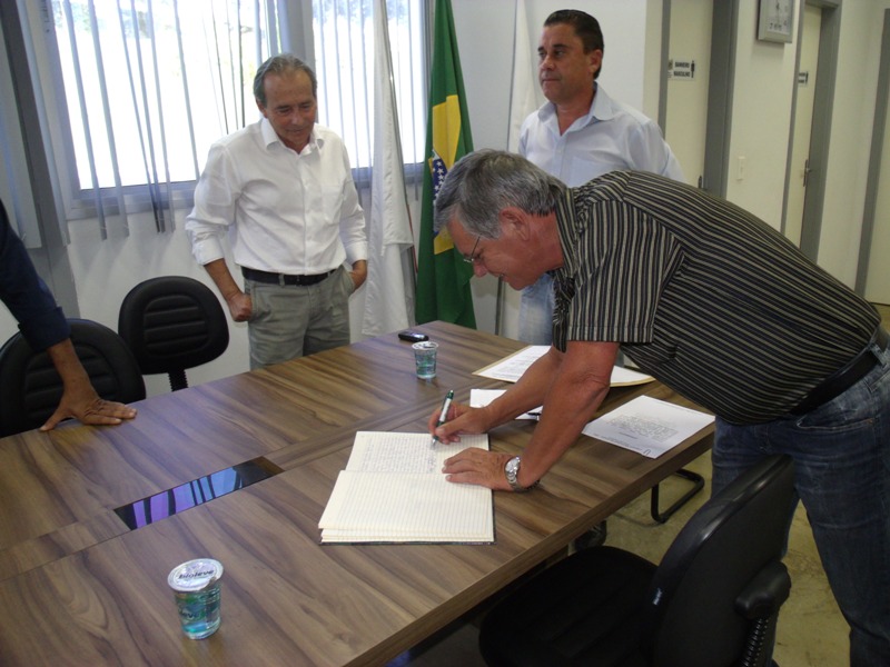 Toma posse o vereador João Bosco Borges, suplente do prefeito em exercício, Miguel Junior