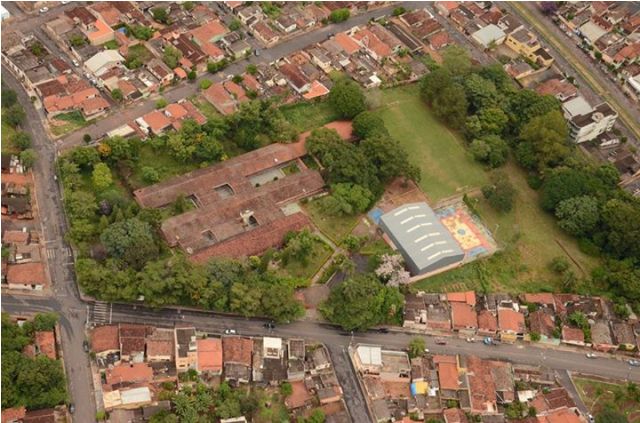 Escola Polivalente realiza competição de Triathlon, em Araxá