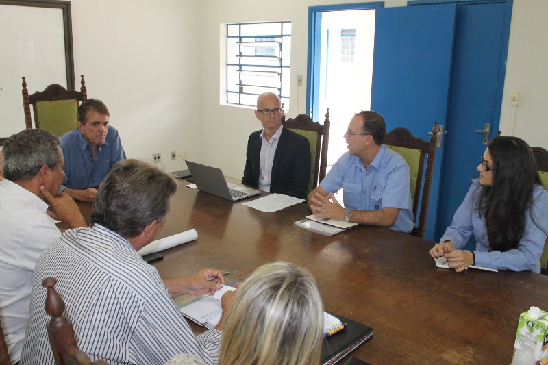 Representantes da CBMM visitam o Prefeito de Araxá, Aracely de Paula