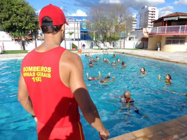 2ª Cia de Bombeiros de Patos e Defesa Civil reciclam e formam novos salva-vidas