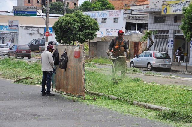 Limpeza urbana em Araxá, já passou por diversas avenidas