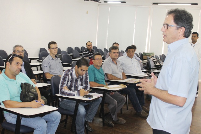 Secretário se reúne com empresários interessados em área no Distrito Industrial