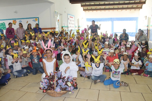 Alunos da educação infantil de Araxá recebem ovos de páscoa