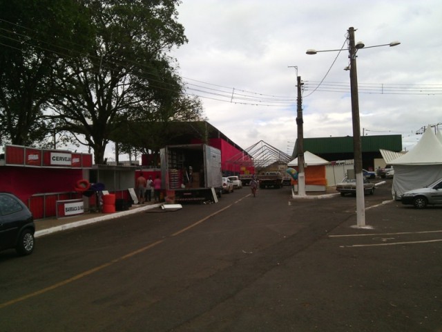 Praticamente tudo pronto para começar a semana de shows da ExpoAraxá 2015