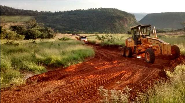 Estradas vicinais de Sacramento e Tapira são recuperadas pelo poder público