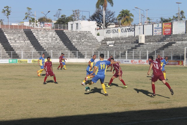 Pimentel anuncia liberação de R$ 310 milhões para prefeituras mineiras