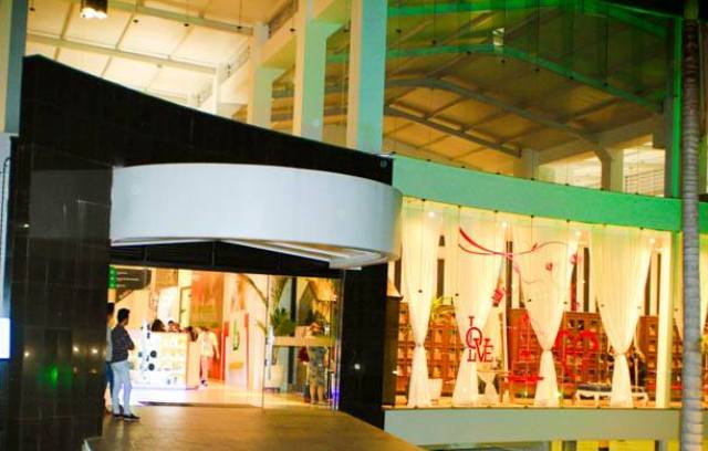 Filho embriagado ameaça quebrar casa da mãe idosa, de 68 anos