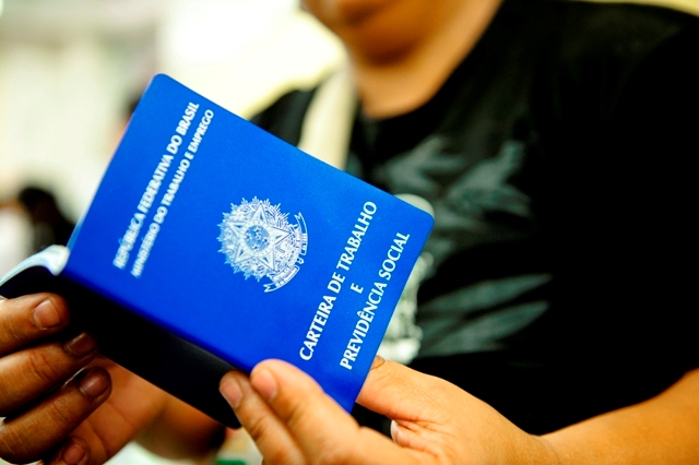 PM realiza operações de combate ao crime em vários bairros de Araxá