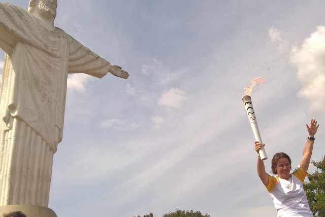 Do Cristo de Araxá para o Cristo do Rio: chama olímpica faz história no Alto Paranaíba