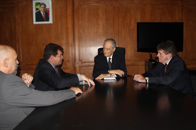 Emílio Castilho intercede para permanência do DNIT em Araxá