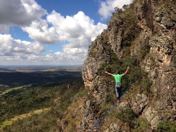 Cadáver de mulher, em estado de decomposição avançado, encontrado no Setor Oeste de Araxá