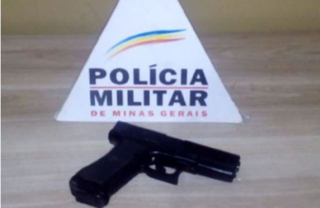 Adolescente é apreendido com arma de fogo falsa no Setor Norte de Araxá