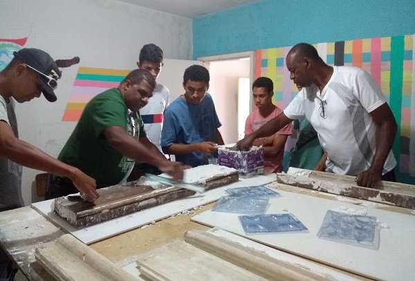 Projeto Restaurando Sonhos qualifica jovens em Araxá