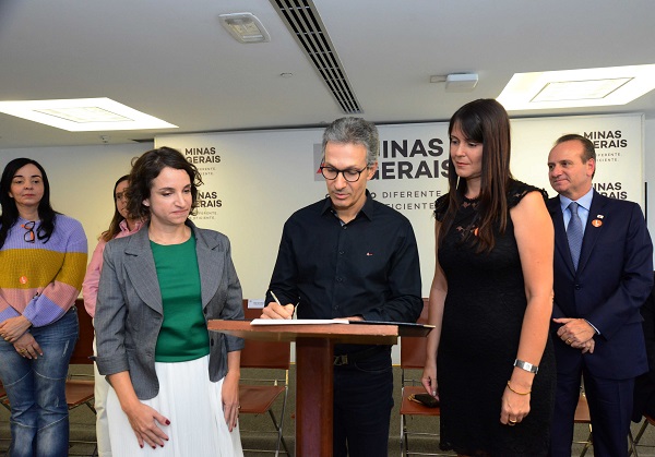 DEER/MG promove ações educativas sobre o transporte fretado de passageiros