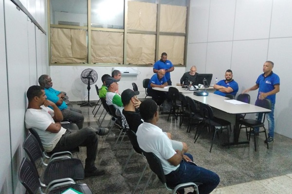 Comitiva visita local onde será instalada a McCain em Araxá