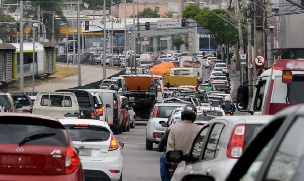 Mais de 1,3 milhão de motoristas ainda devem IPVA