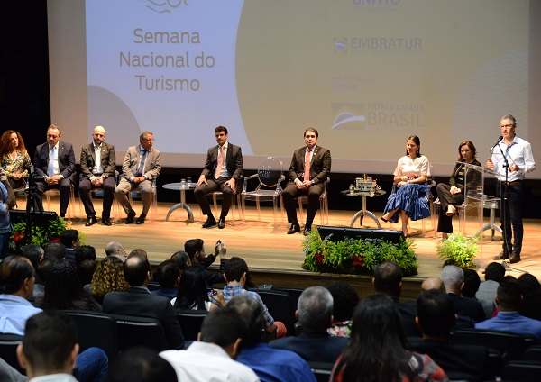 Romeu Zema destaca importância do turismo para dinamizar economia do Estado