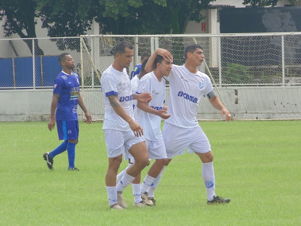 Dínamo vence Ferrocarril e vai a final da Copa Futebol Araxá