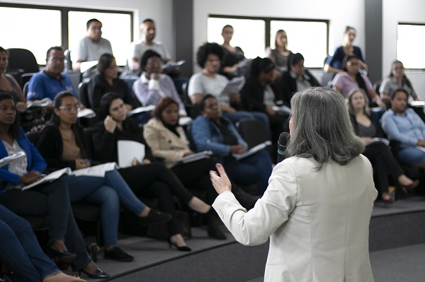 Detran-MG suspende serviços relacionados a veículos para adotar nova placa de identificação veicular