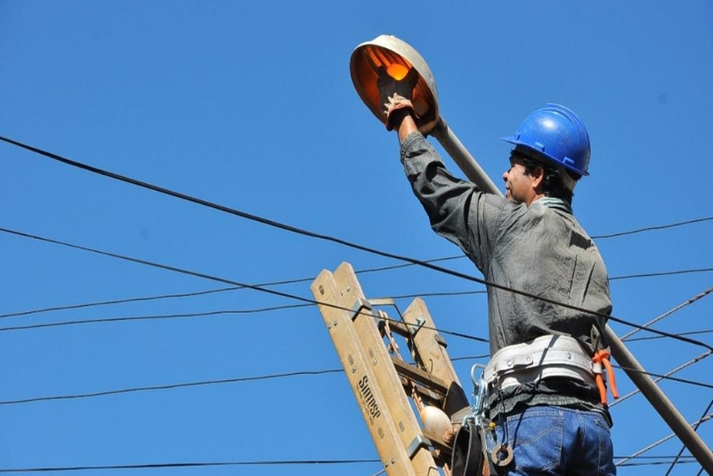 Agilidade na retomada dos serviços de iluminação pública em Araxá é solicitada na Câmara