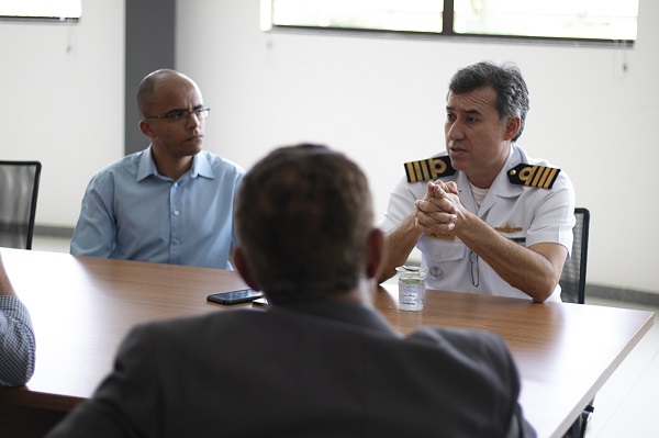 Serpentinas e confetes podem causar acidentes com a rede elétrica