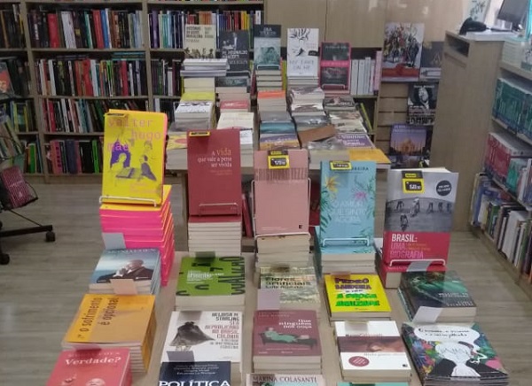 Fliaraxá e Sempre Um Papo apoiam campanha da Livraria Nobel Araxá