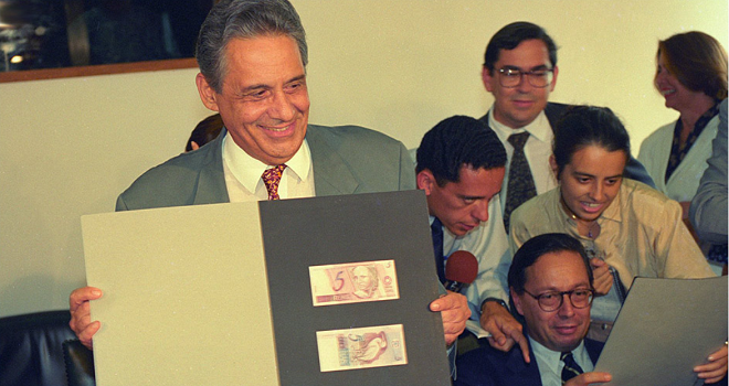 Há 26 anos entrava em vigor o Plano Real