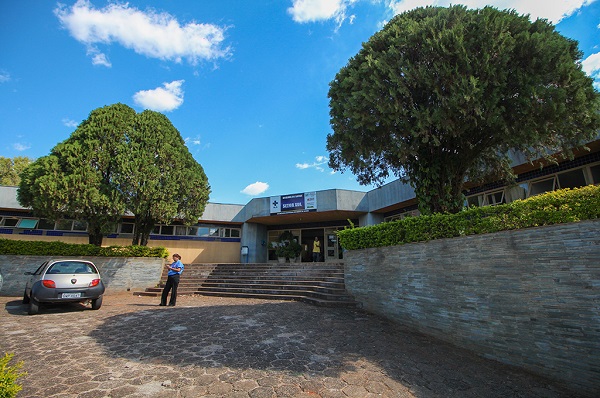 Fabiano solicita estudo de parceria para colocação de lâmpadas de LED em toda cidade
