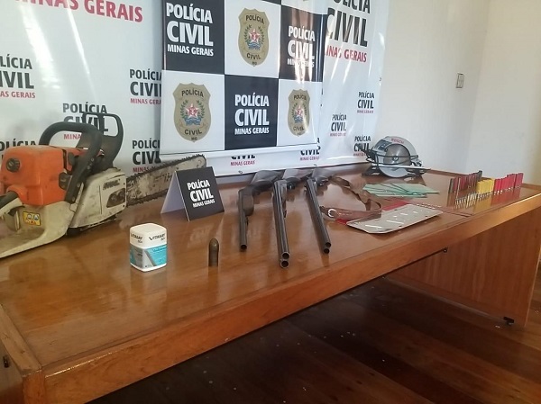 Homem preso por posse de arma de fogo e munições