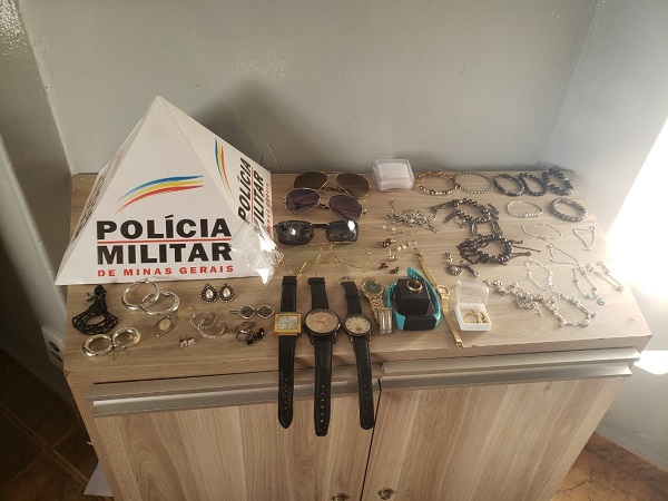 Homem preso por posse de arma de fogo e munições