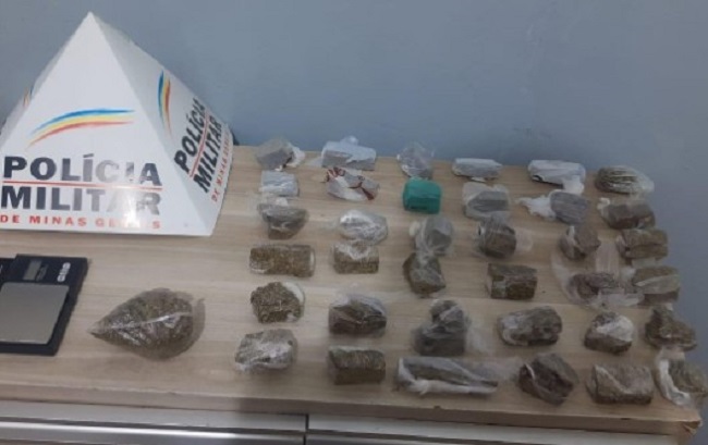 Dois acusados de tráfico de drogas presos em bairros do Setor Norte de Araxá